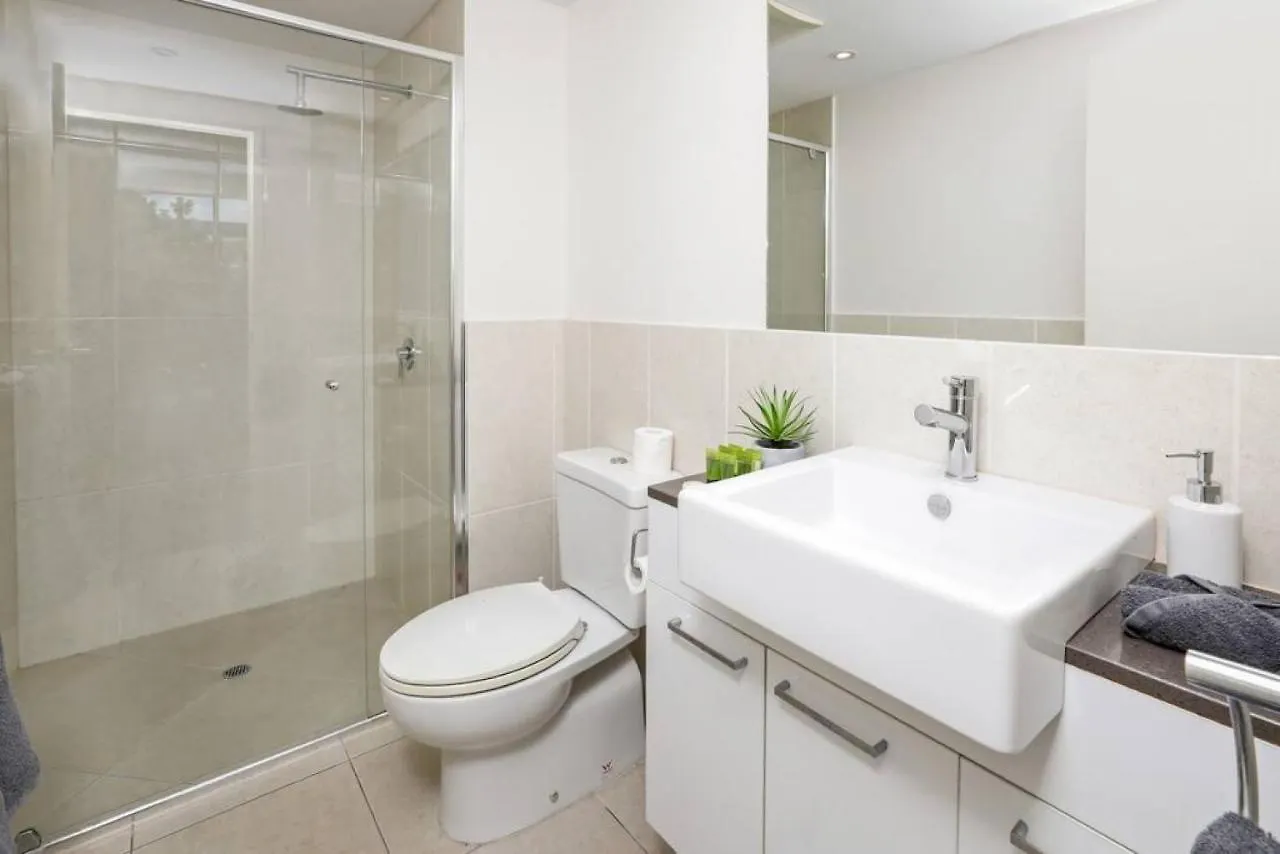 Pool View City Centre Apartment 206 Cairns