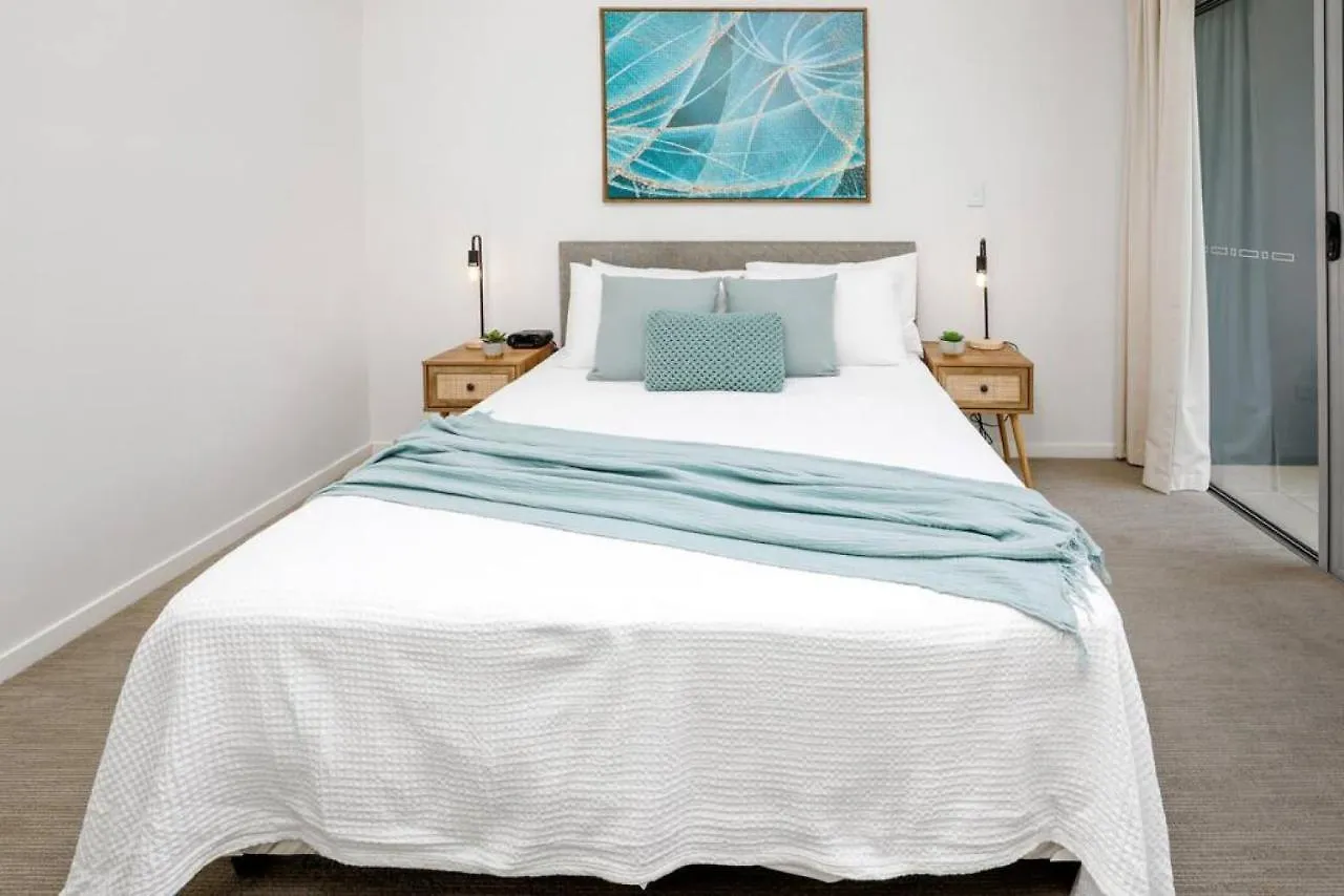 Pool View City Centre Apartment 206 Cairns