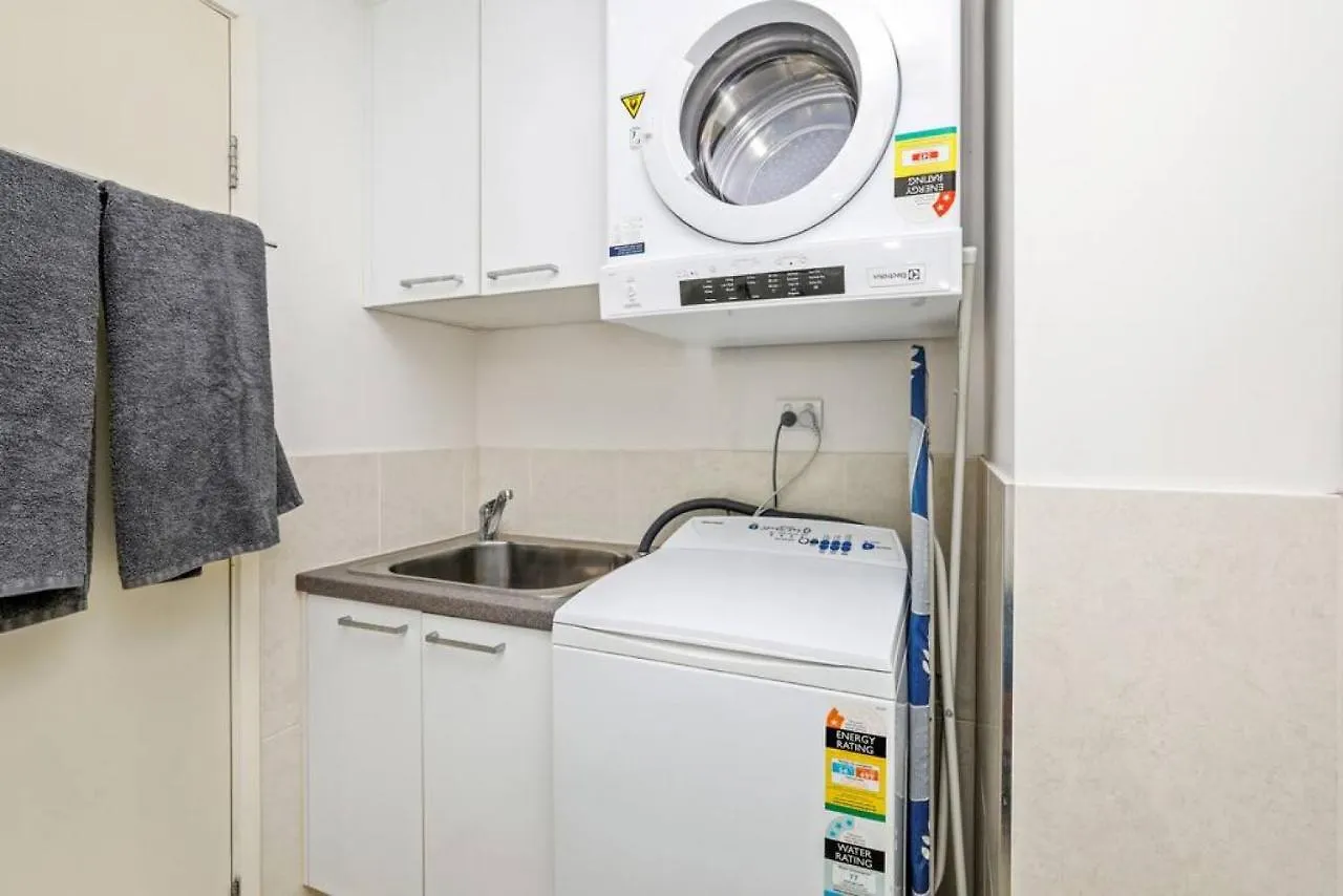 Pool View City Centre Apartment 206 凱恩斯